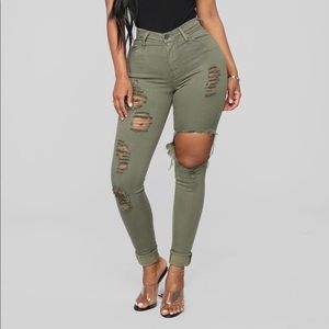‘Glistening’ Distressed Skinny Olive Jeans Size 0